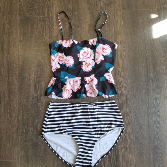 NWT Floral and Striped Tankini Set Black/White/Pink Large - Picture 1 of 13